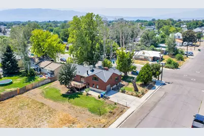390 N 300 E, Lehi, UT 84043 - Photo 18