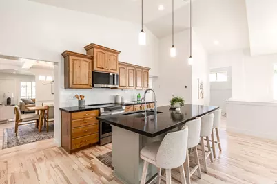 3704 S 2455 E, Salt Lake City, UT 84109 - Photo 10
