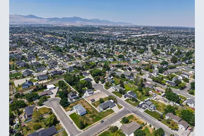 12142 S 3300 W, Riverton, UT 84065 - Photo 24