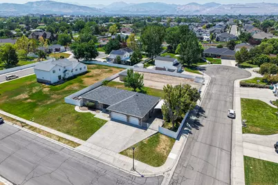 12142 S 3300 W, Riverton, UT 84065 - Photo 18