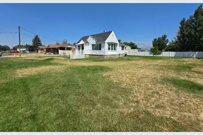 2084 N 4500 W, Plain City, UT 84404 - Photo 16