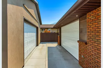 2463 E Arnett Dr, Millcreek, UT 84109 - Photo 14