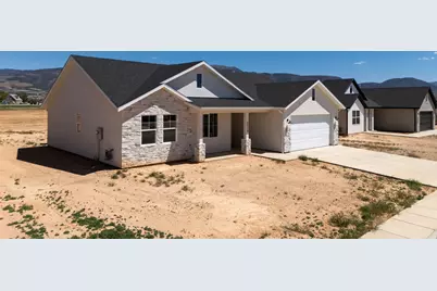 522 S Renze Adams St, Cedar City, UT 84720 - Photo 2