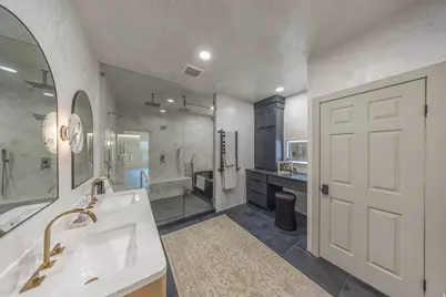 822 N Grandridge Ct E, Salt Lake City, UT 84103 - Photo 10