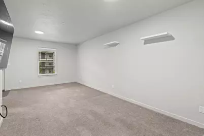 64 W 600 S #C205, Springville, UT 84663 - Photo 8