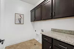 6856 W Windy Ridge Dr, Herriman, UT 84096 - Photo 28