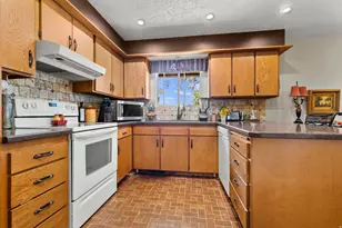 703 Emerald Dr, Bountiful, UT 84010 - Photo 10