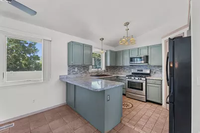 918 W 4150 S, Riverdale, UT 84405 - Photo 8