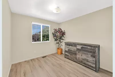 139 N 400 W, Clearfield, UT 84015 - Photo 22