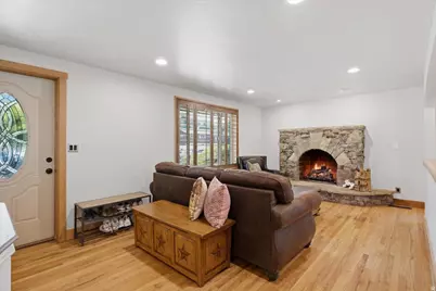 4407 S Vista Dr E, South Ogden, UT 84403 - Photo 4