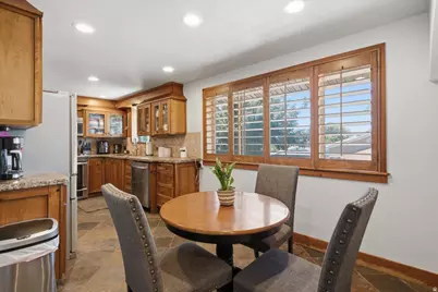 4407 S Vista Dr E, South Ogden, UT 84403 - Photo 8