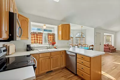 1643 Lewis and Clark Dr, Centerville, UT 84014 - Photo 12