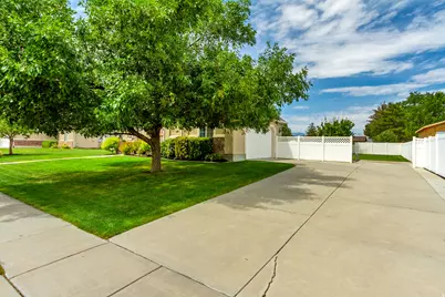 11912 S 2160 W, Riverton, UT 84065 - Photo 36