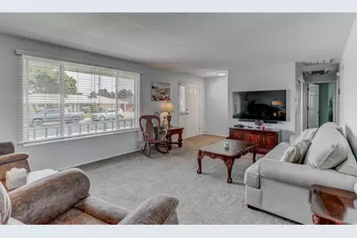 834 E Silver Shadows Dr, Murray, UT 84107 - Photo 2