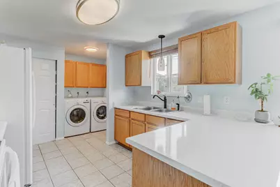 834 E Silver Shadows Dr, Murray, UT 84107 - Photo 6