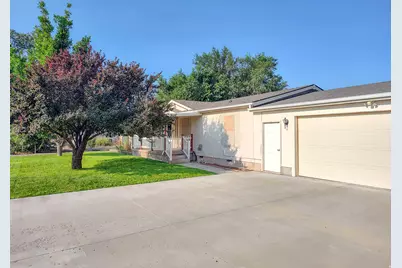 70 S 300 E, Elsinore, UT 84724 - Photo 4