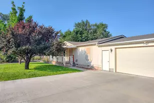 70 S 300 E, Elsinore, UT 84724 - Photo 4