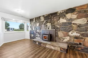 642 W Applewood Dr N, Centerville, UT 84014 - Photo 10
