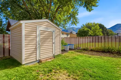 642 W Applewood Dr N, Centerville, UT 84014 - Photo 26