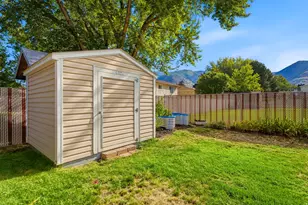 642 W Applewood Dr N, Centerville, UT 84014 - Photo 26