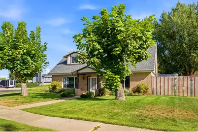 642 W Applewood Dr N, Centerville, UT 84014 - Photo 2