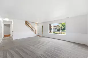 642 W Applewood Dr N, Centerville, UT 84014 - Photo 4