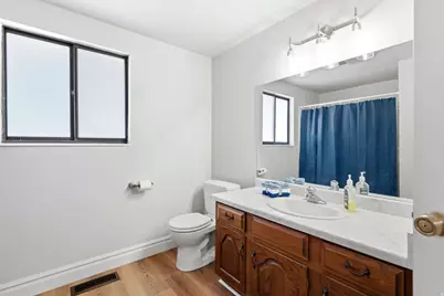 642 W Applewood Dr N, Centerville, UT 84014 - Photo 20