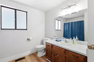 642 W Applewood Dr N, Centerville, UT 84014 - Photo 20