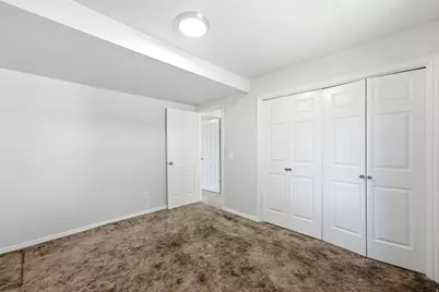 642 W Applewood Dr N, Centerville, UT 84014 - Photo 14