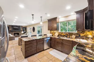 3489 E Crk Rd, Cottonwood Heights, UT 84121 - Photo 8