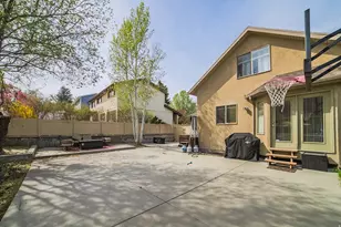 8621 S 1700 E, Sandy, UT 84093 - Photo 30
