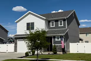 3565 S Water Lilly Ln, Syracuse, UT 84075 - Photo 2