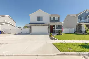 3565 S Water Lilly Ln, Syracuse, UT 84075 - Photo 2