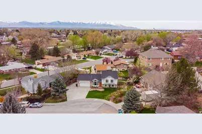 4624 S Quiet Cir, Murray, UT 84107 - Photo 2