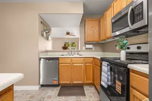3451 E Peregrine Rd N, Eagle Mountain, UT 84005 - Photo 8