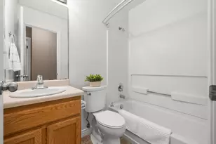 3451 E Peregrine Rd N, Eagle Mountain, UT 84005 - Photo 10