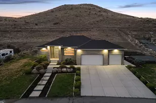 2891 E Sunset Dr, Eagle Mountain, UT 84005 - Photo 2