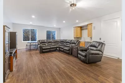 2093 E 9510 S, Sandy, UT 84092 - Photo 24