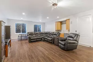 2093 E 9510 S, Sandy, UT 84092 - Photo 24