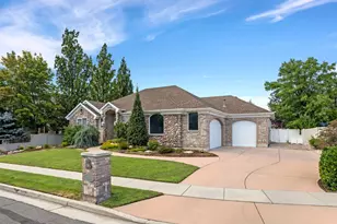 2093 E 9510 S, Sandy, UT 84092 - Photo 2