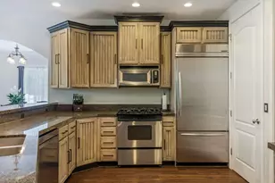 2093 E 9510 S, Sandy, UT 84092 - Photo 8