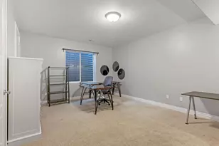 2093 E 9510 S, Sandy, UT 84092 - Photo 28