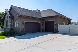 1685 W Prairie Hill Dr, Bluffdale, UT 84065 - Photo 2