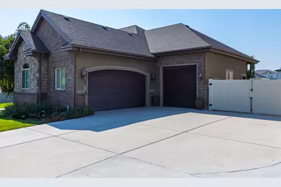 1685 W Prairie Hill Dr, Bluffdale, UT 84065 - Photo 4
