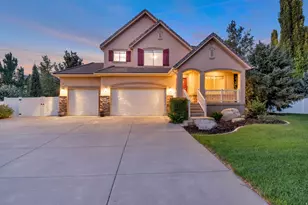 971 S Kays Dr, Kaysville, UT 84037 - Photo 1