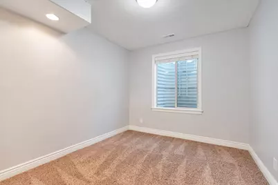 971 S Kays Dr, Kaysville, UT 84037 - Photo 26