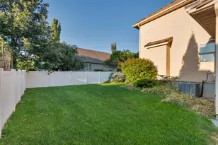 971 S Kays Dr, Kaysville, UT 84037 - Photo 26