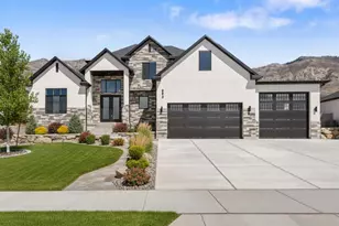 692 E Mountain Rd N, North Ogden, UT 84414 - Photo 2