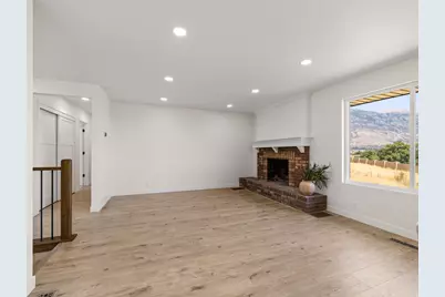 5423 W Pebble Ln, Highland, UT 84003 - Photo 8