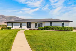 5423 W Pebble Ln, Highland, UT 84003 - Photo 2